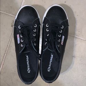 Black Superga’s